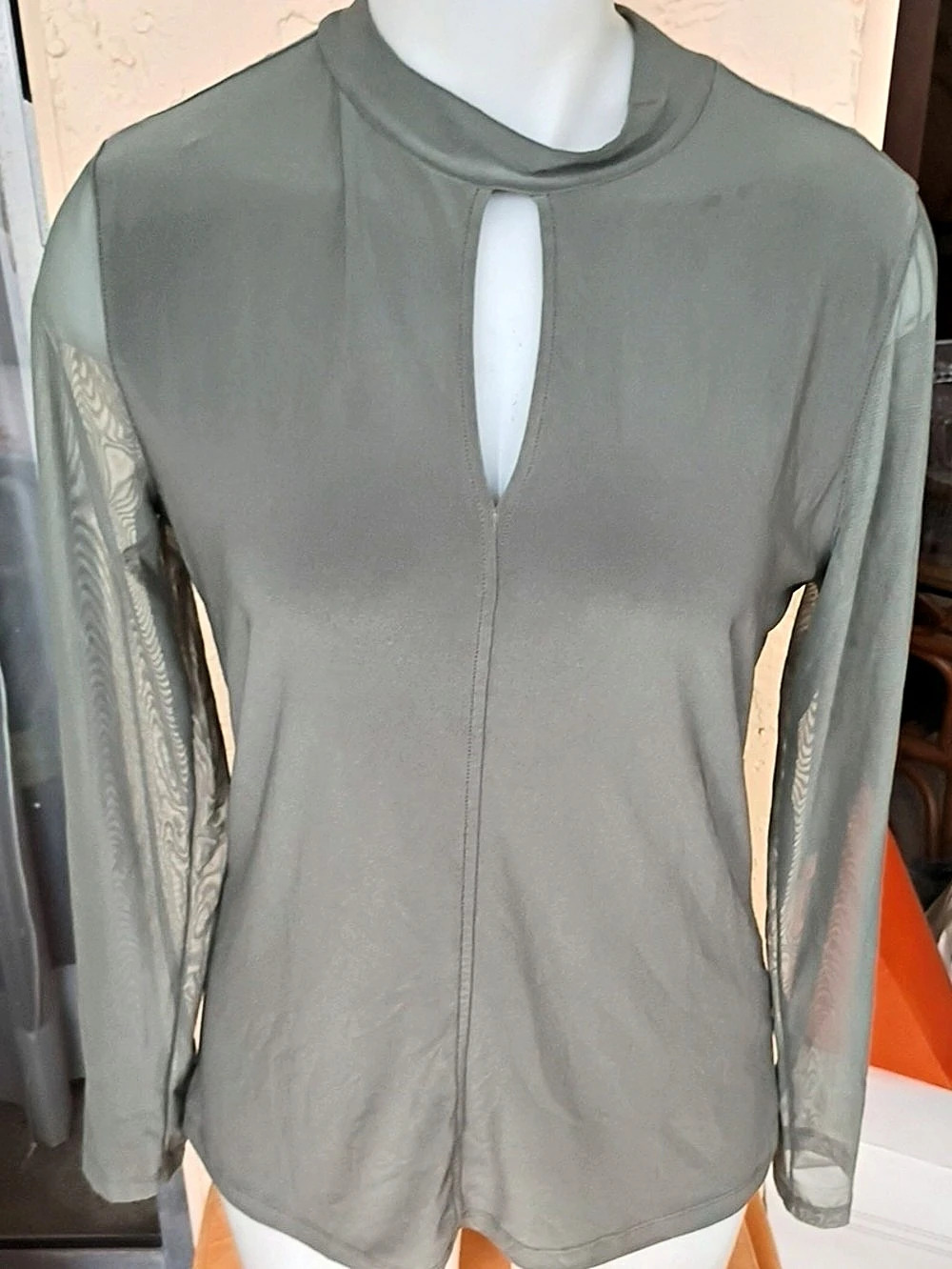 DKNY Keyhole Mesh Sleeve Top in Gray Size Medium Like New
